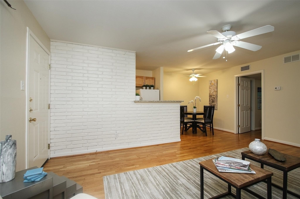 2208 Morse - Photo 1