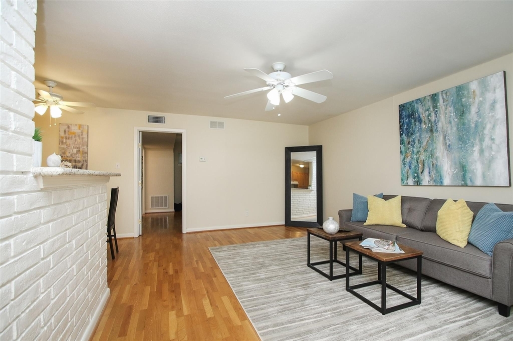 2208 Morse - Photo 0