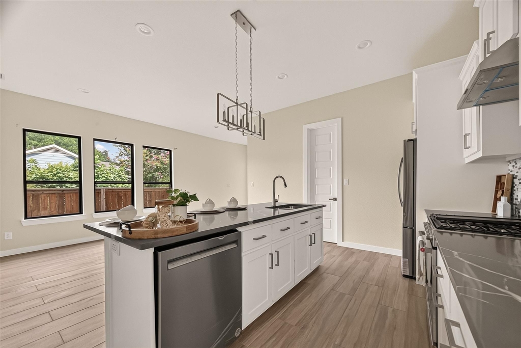 90 Burress Street - Photo 3