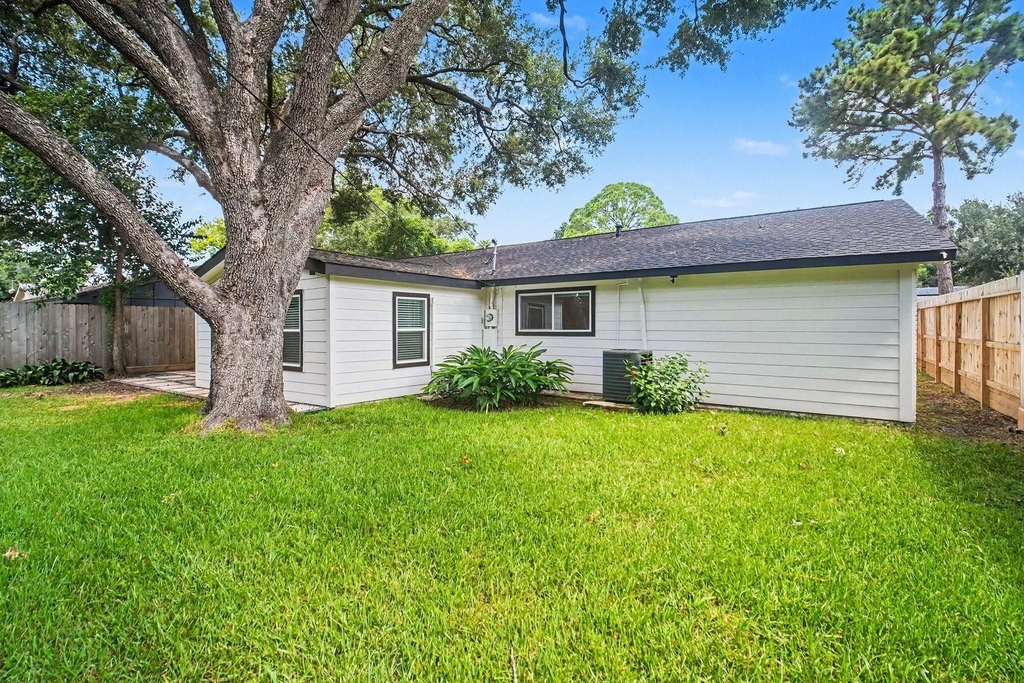 9323 Meadowbriar Lane - Photo 38