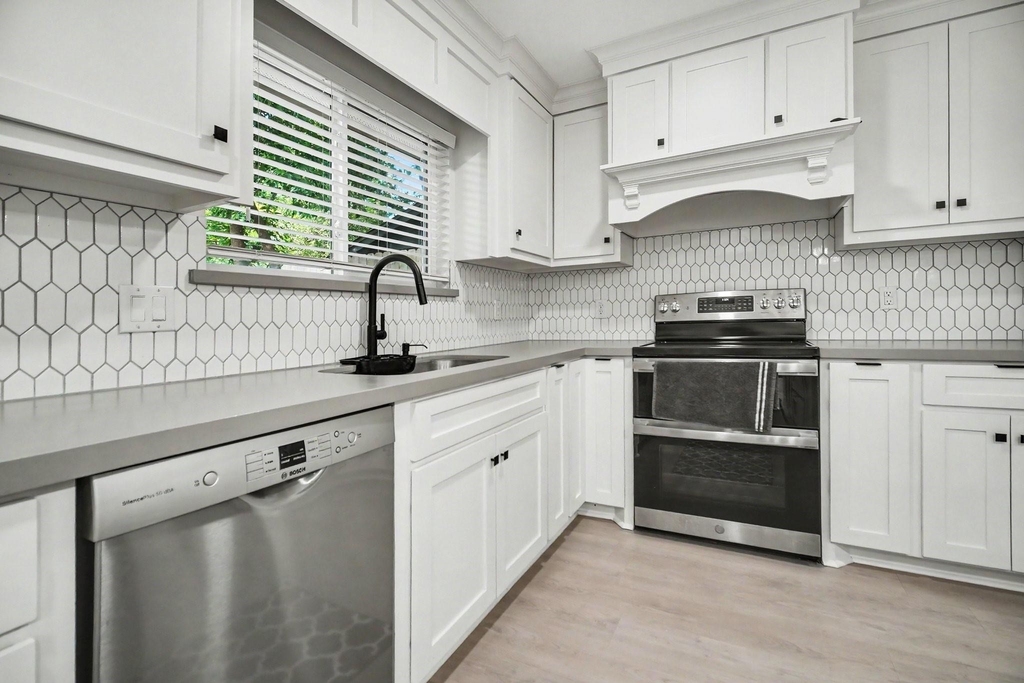 9323 Meadowbriar Lane - Photo 9
