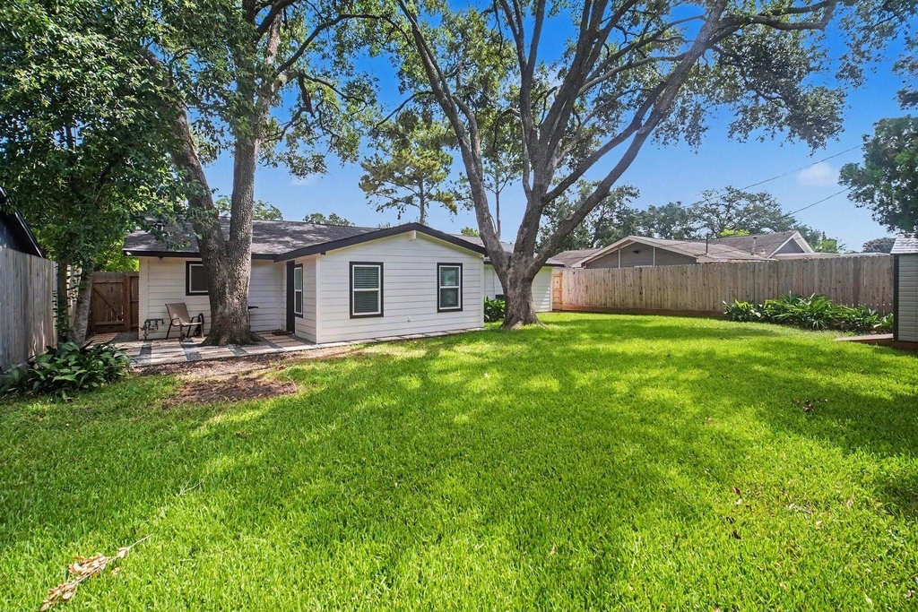 9323 Meadowbriar Lane - Photo 35