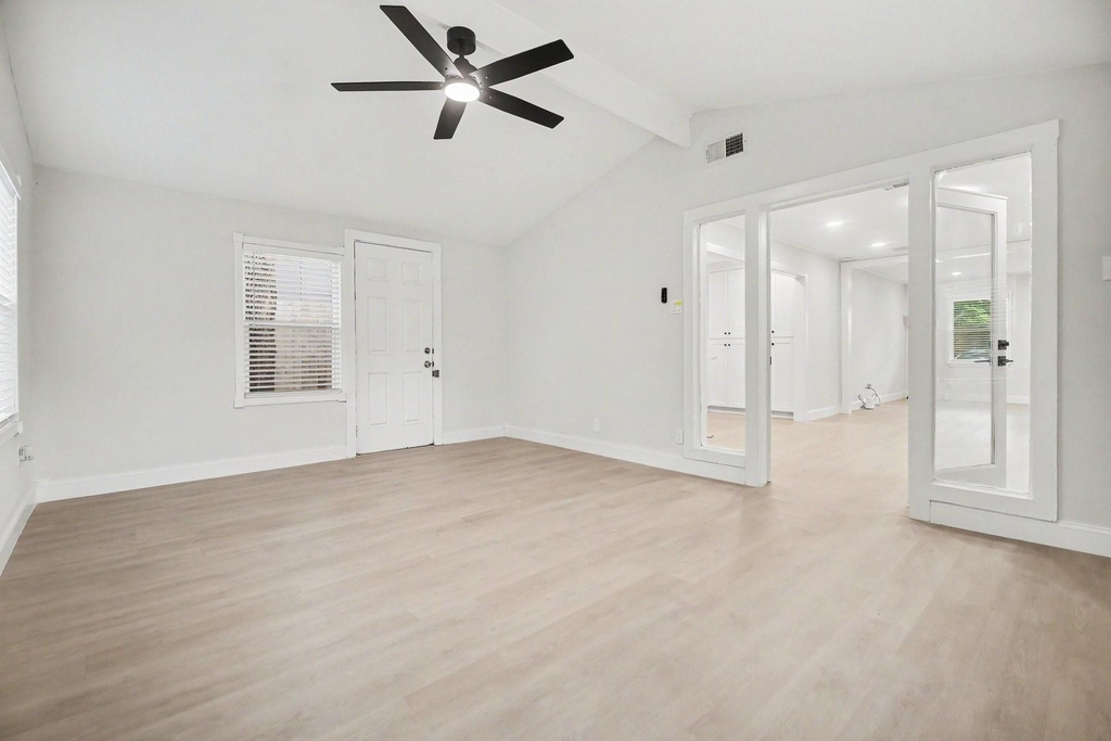 9323 Meadowbriar Lane - Photo 16