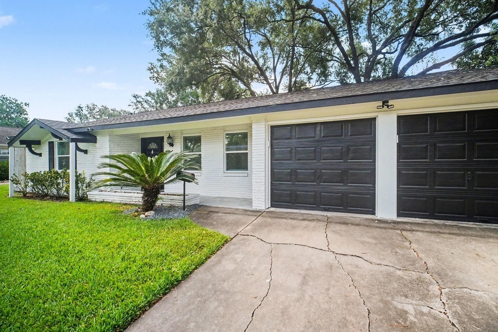 9323 Meadowbriar Lane - Photo 3