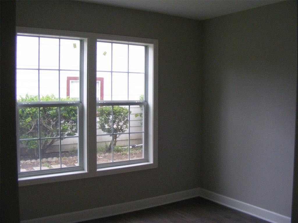 4725 Maggie Street - Photo 4