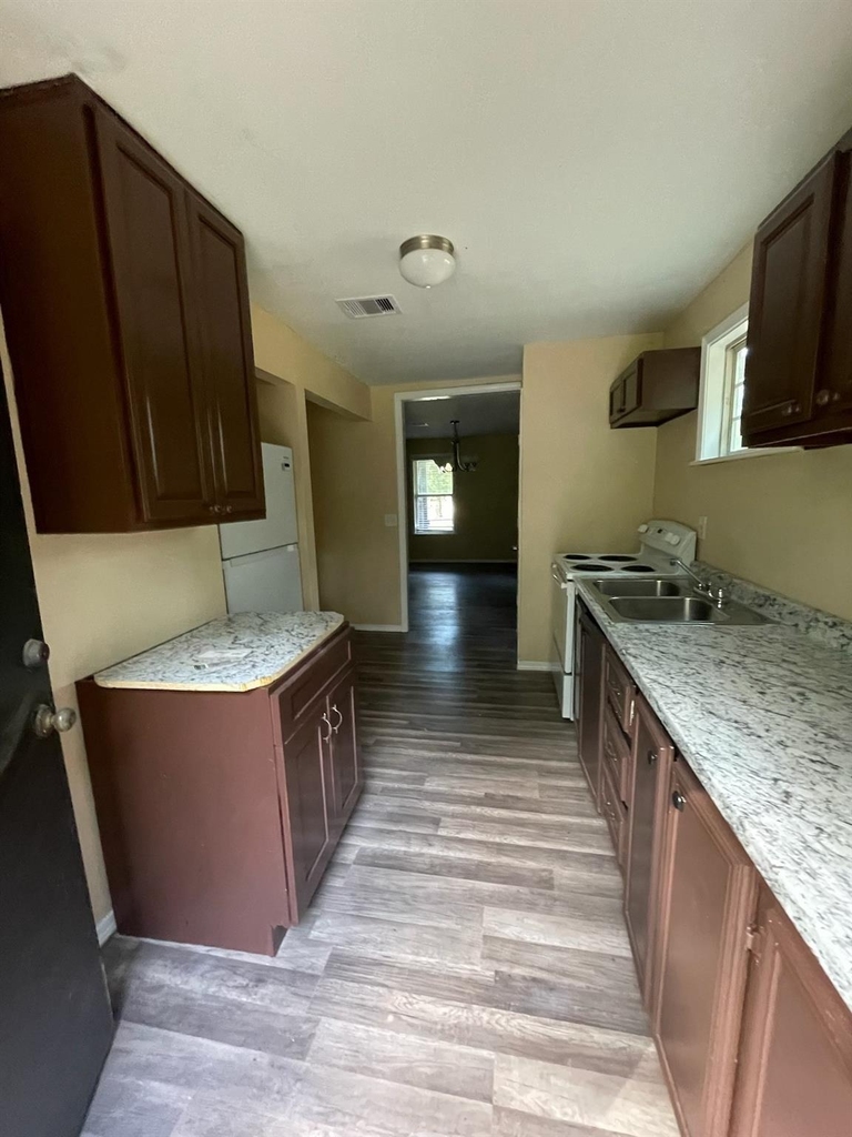 2485 Mangum Road - Photo 3