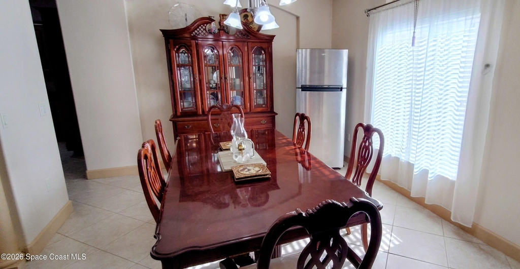 454 Fillmore Avenue Ne - Photo 2