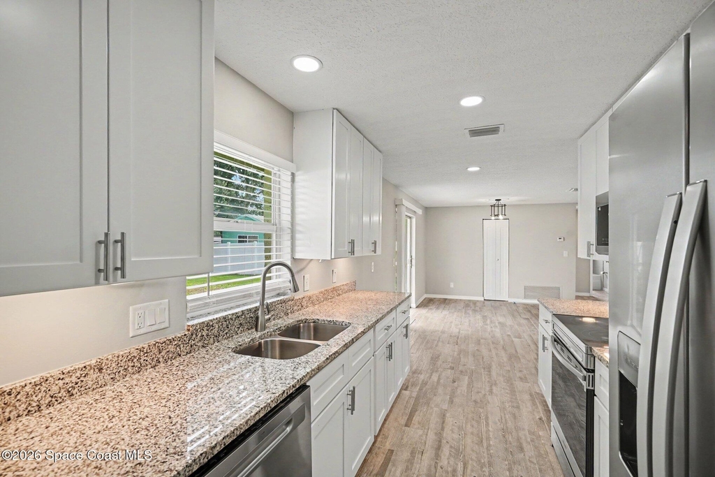 2222 Lucille Lane - Photo 7