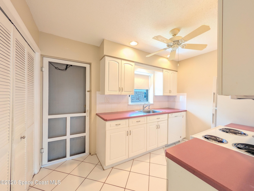 190 E Olmstead Drive - Photo 1