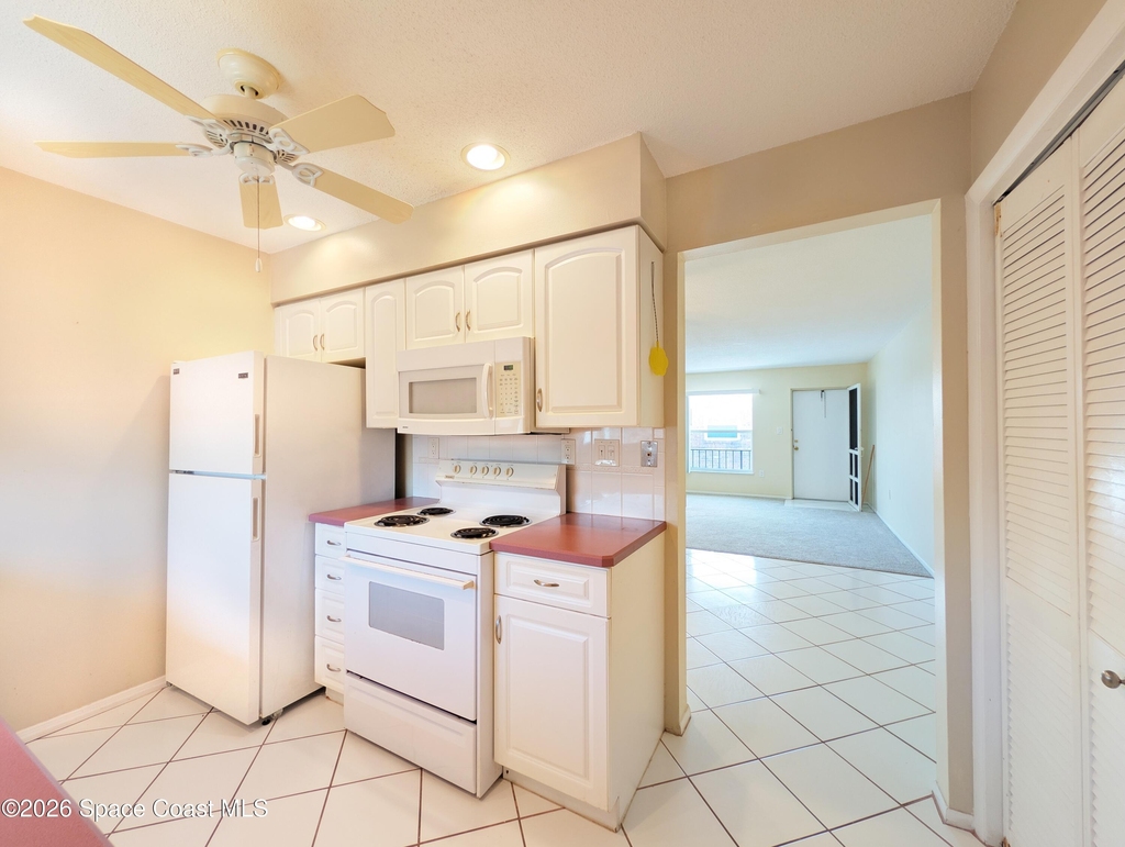 190 E Olmstead Drive - Photo 0