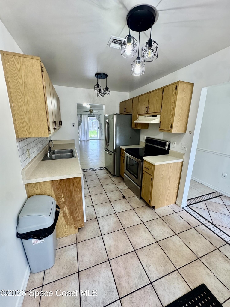 1220 Cheney Highway - Photo 3