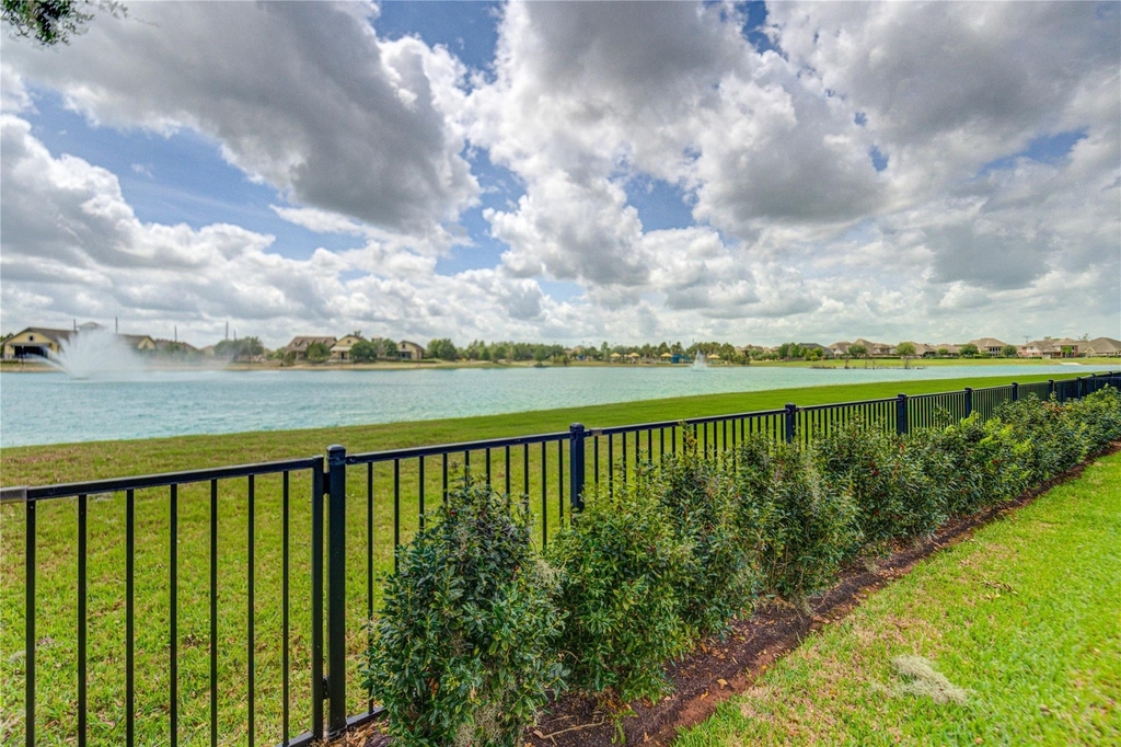10318 Fountain Shore Drive - Photo 44
