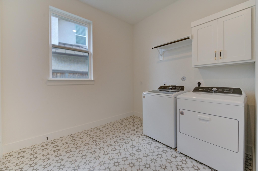 10318 Fountain Shore Drive - Photo 19