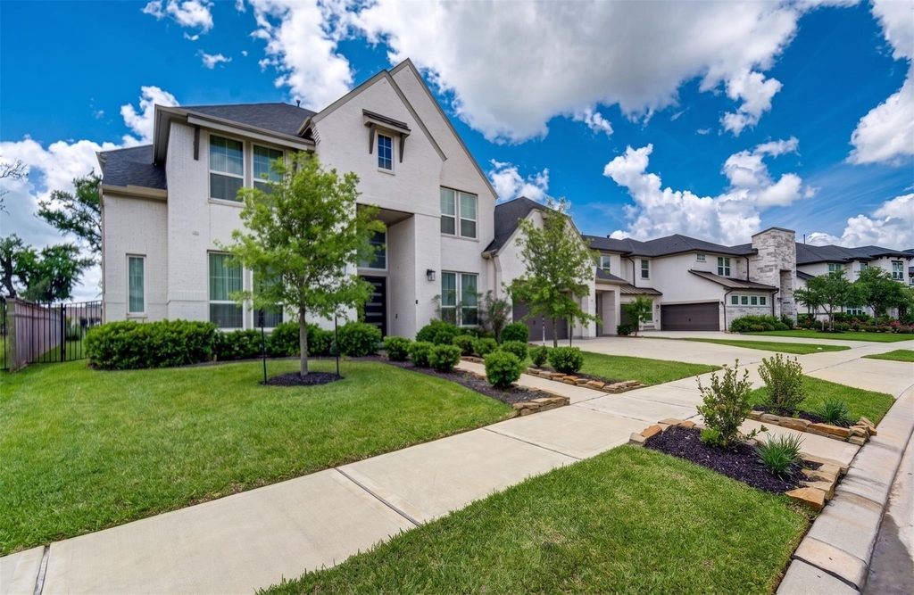 10318 Fountain Shore Drive - Photo 3