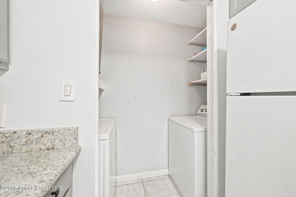 200 International Drive N - Photo 15