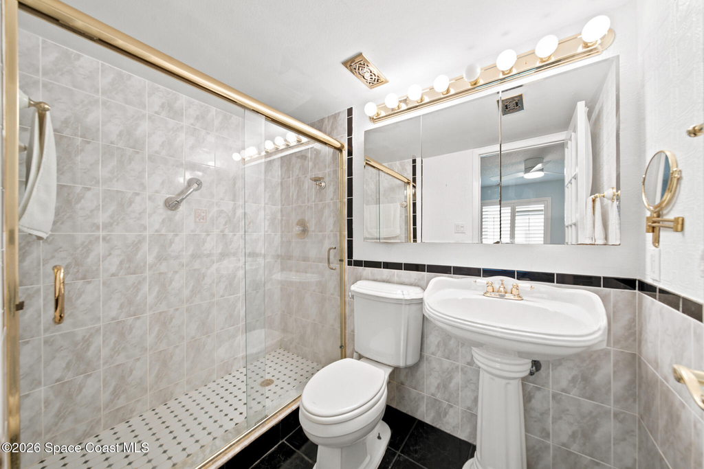 200 International Drive N - Photo 23