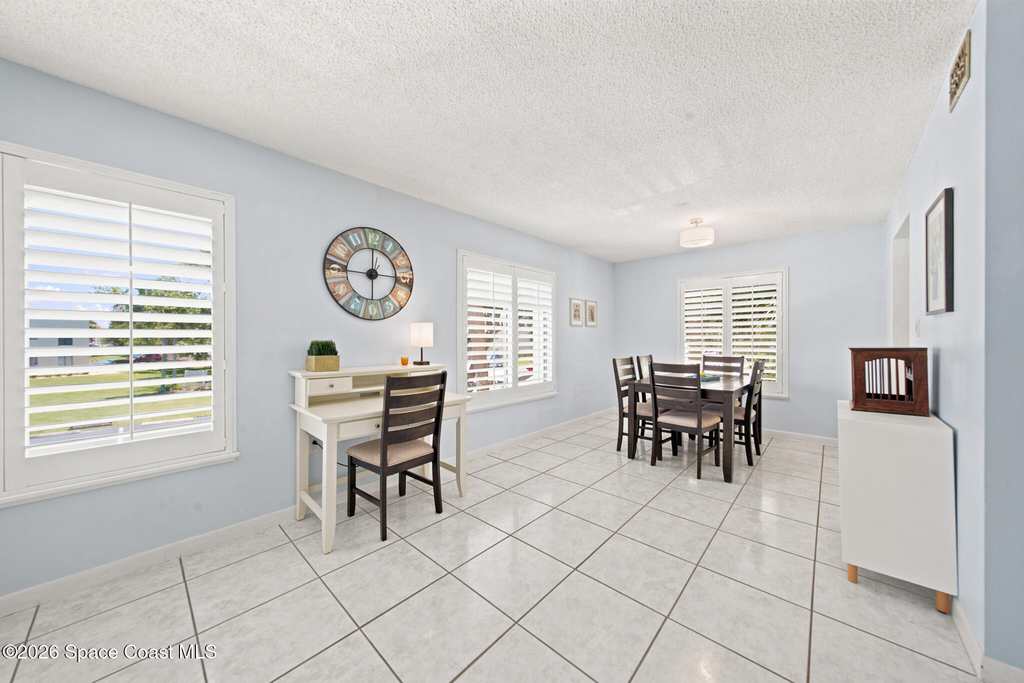 200 International Drive N - Photo 16