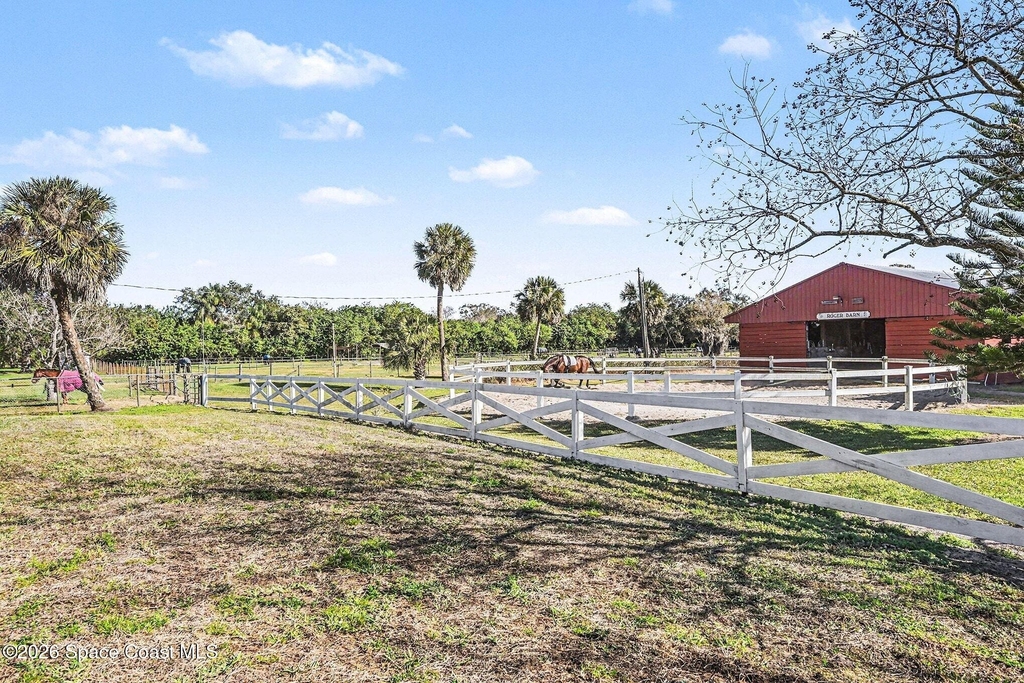 655 N Burnett Road - Photo 1