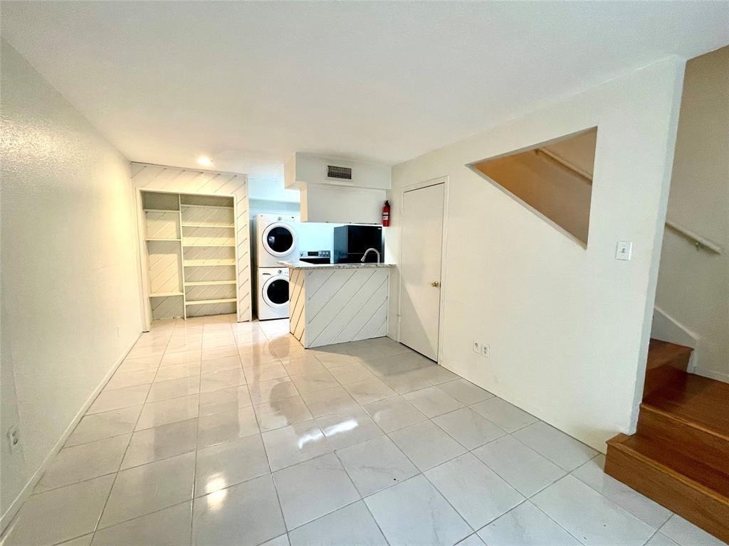 2100 Wilcrest Drive - Photo 3