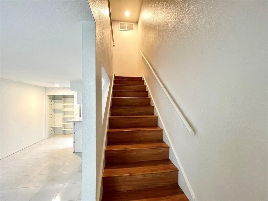 2100 Wilcrest Drive - Photo 8