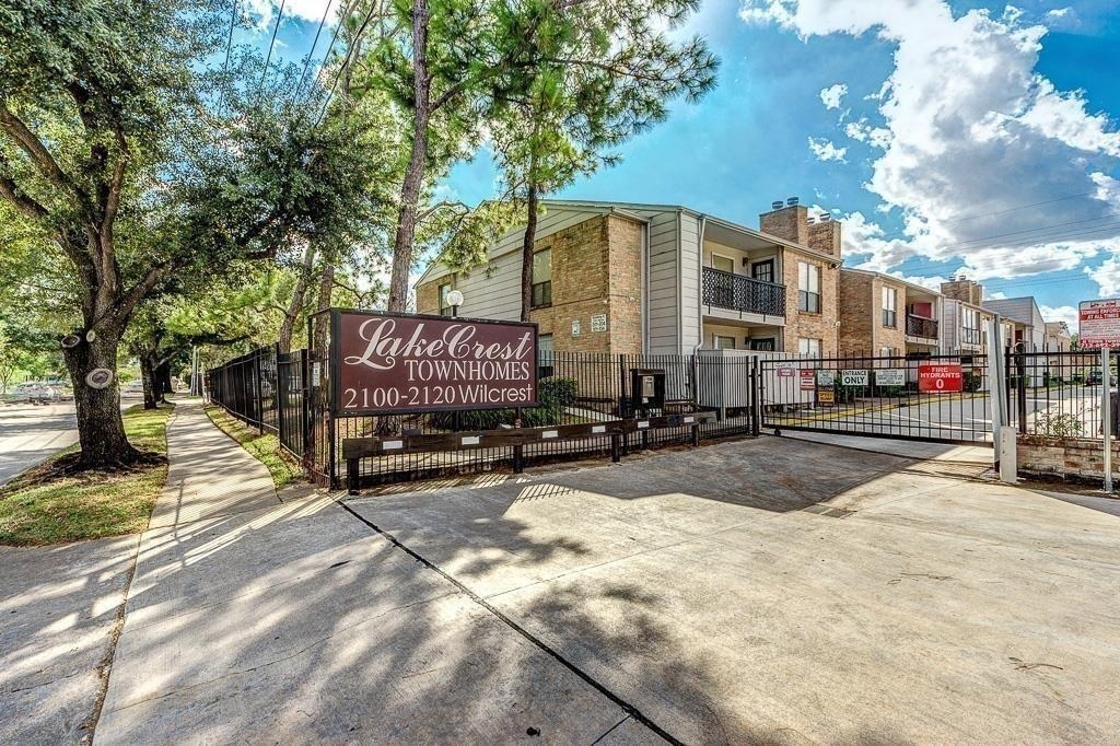 2100 Wilcrest Drive - Photo 17