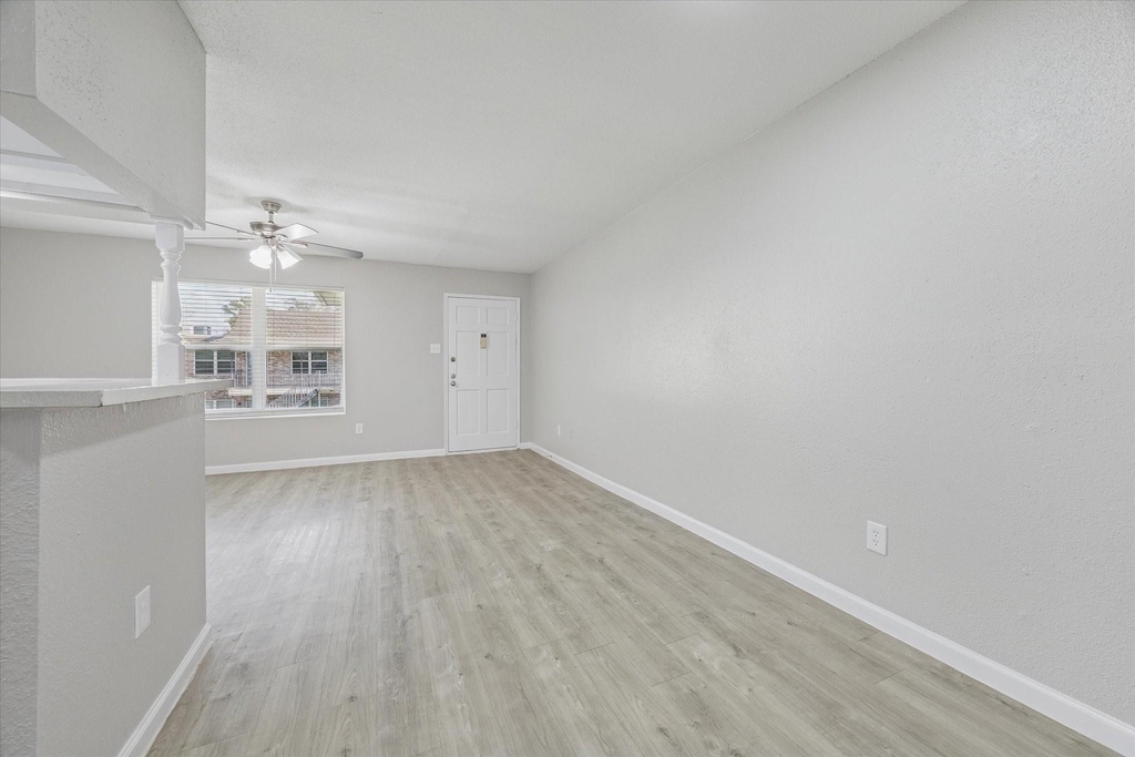 3800 Sherwood Lane - Photo 0