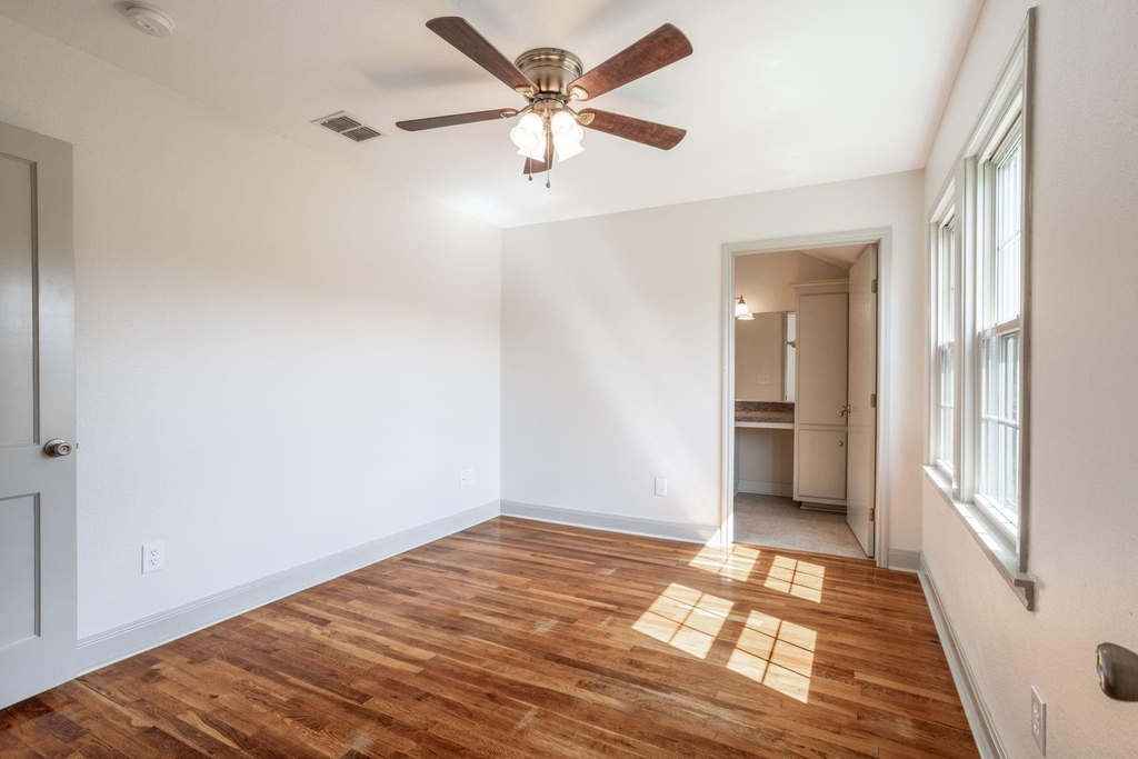 1517 Live Oak Street - Photo 21