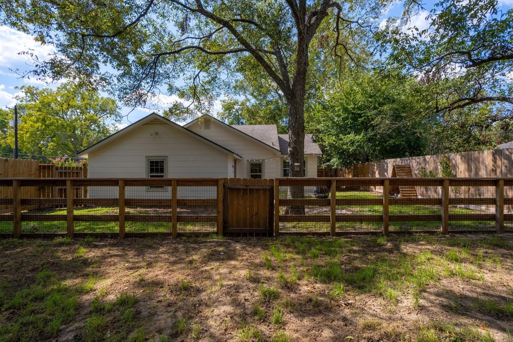 1517 Live Oak Street - Photo 33