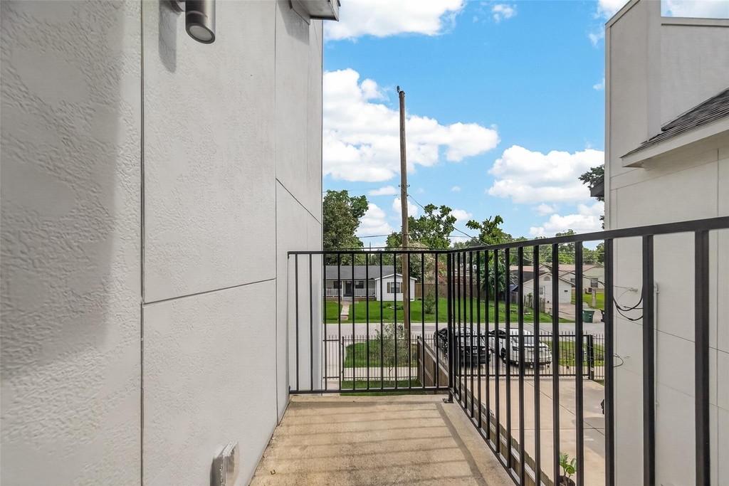 90 Burress Street - Photo 8