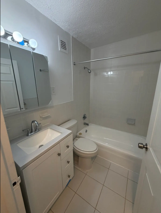 3333 Broadway - Photo 2