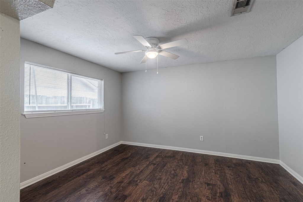 9702 Birsay Street - Photo 12