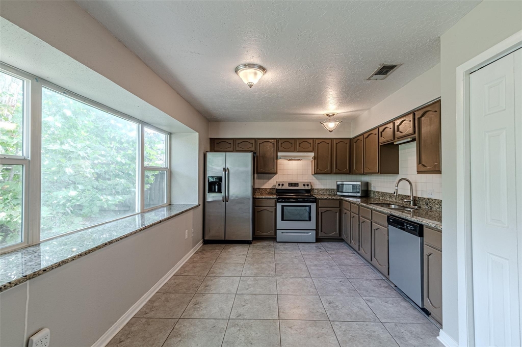 9702 Birsay Street - Photo 6
