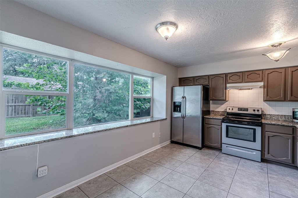 9702 Birsay Street - Photo 8