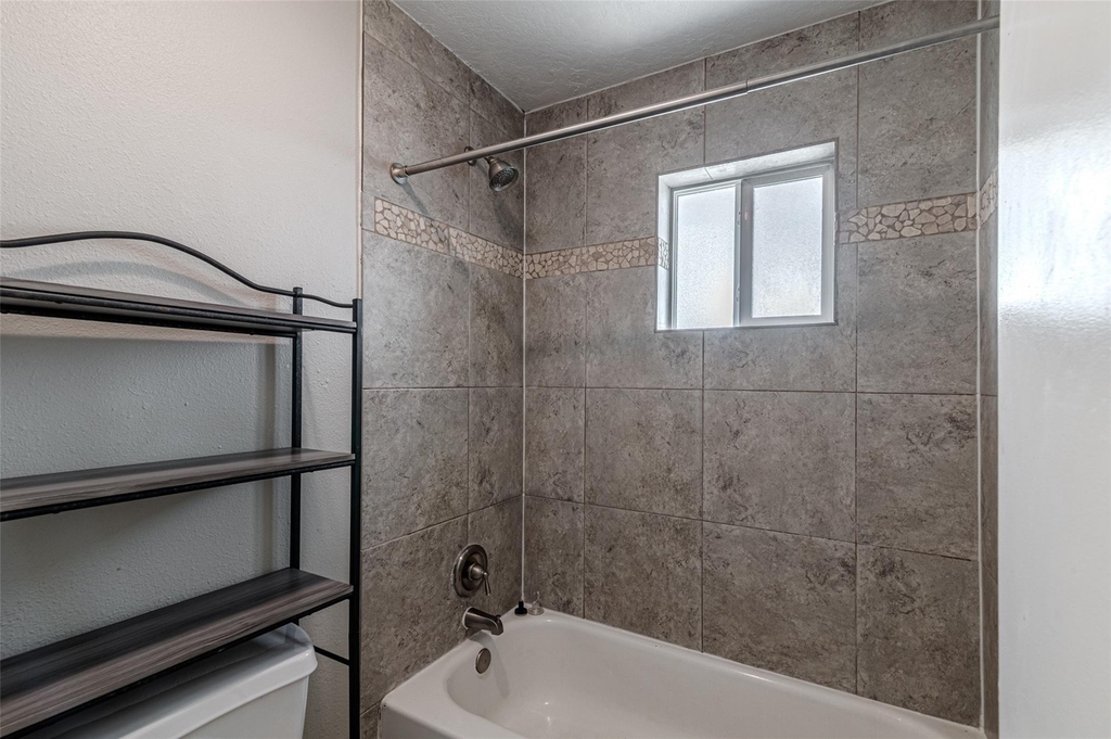 9702 Birsay Street - Photo 14