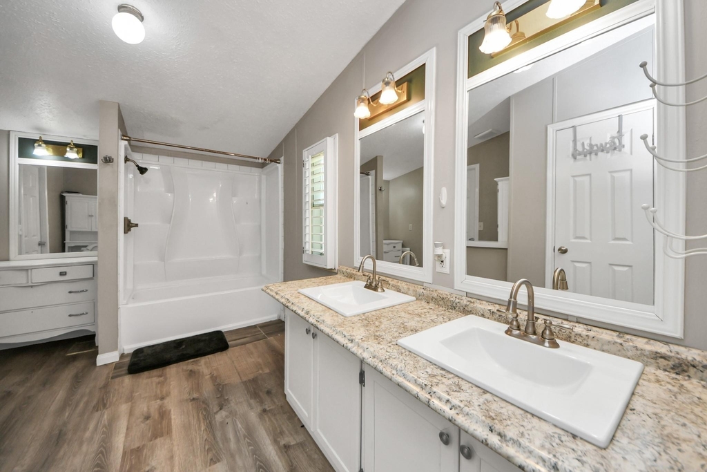 18303 James Road - Photo 11
