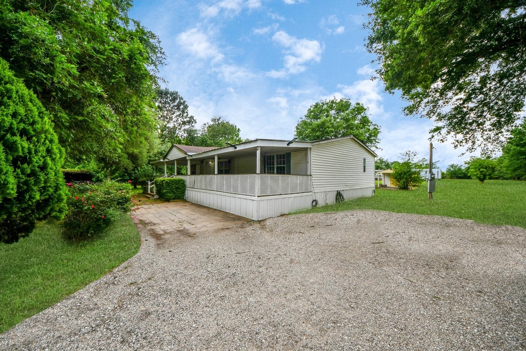 18303 James Road - Photo 1