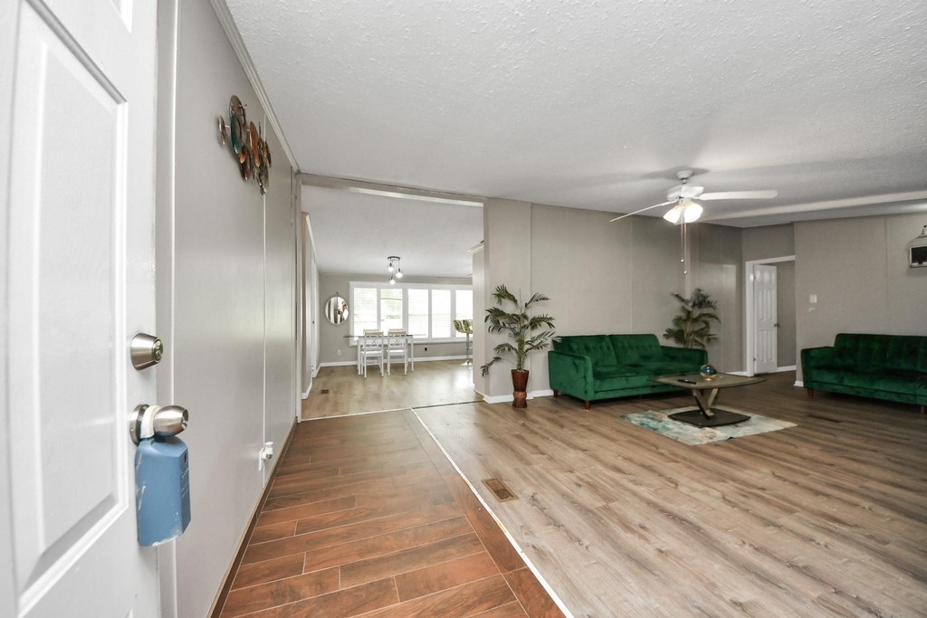 18303 James Road - Photo 5