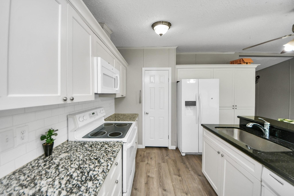 18303 James Road - Photo 18