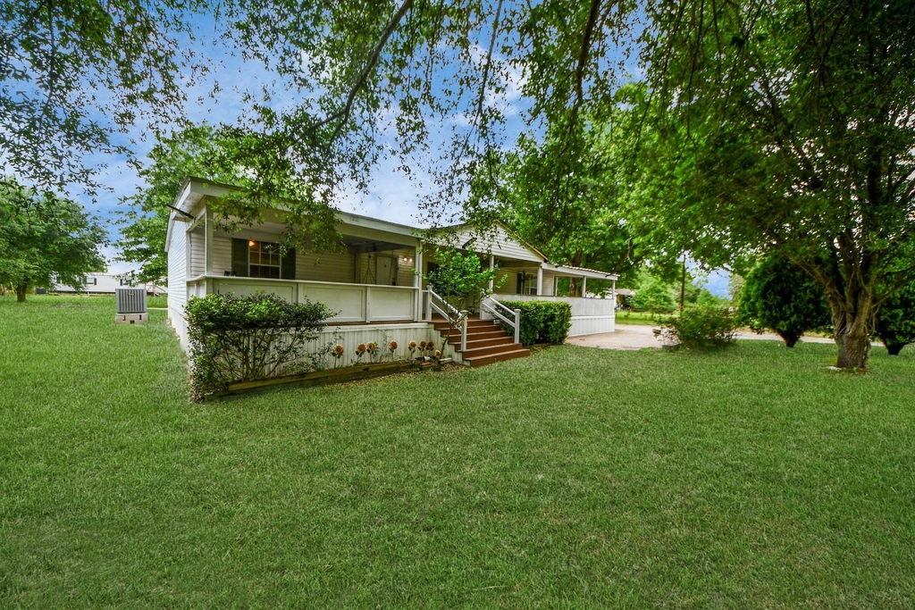 18303 James Road - Photo 3
