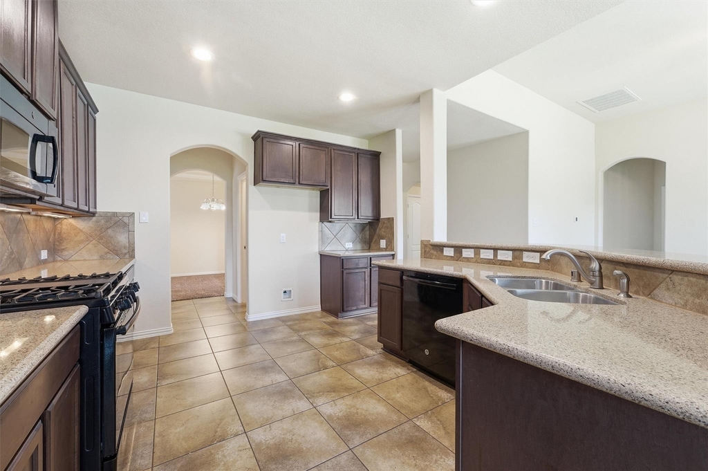 9518 Franklin Drive - Photo 7