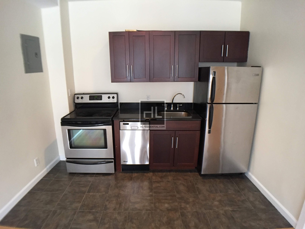West 11 Street - Photo 1