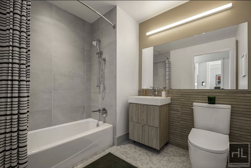10th Avenue - Photo 4