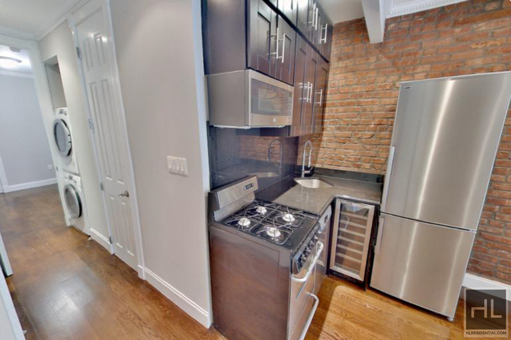 West 103 Street - Photo 1