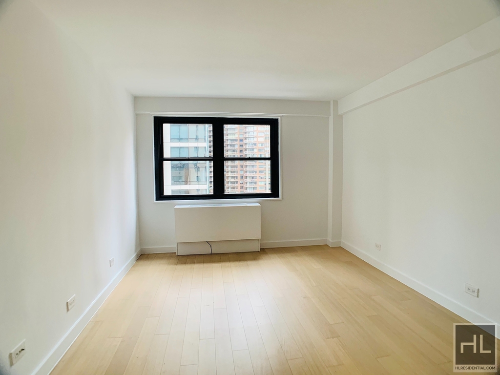 East 39th Street - Photo 1