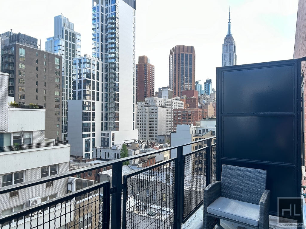 East 36 Street - Photo 4
