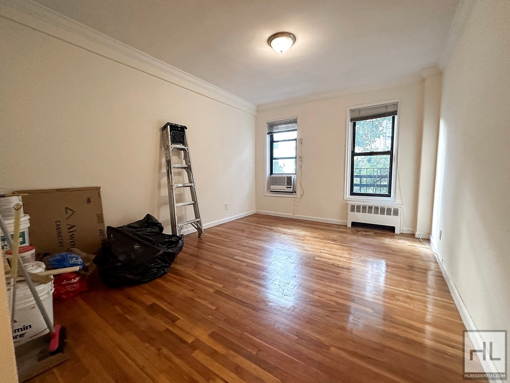 East 74 Street - Photo 0