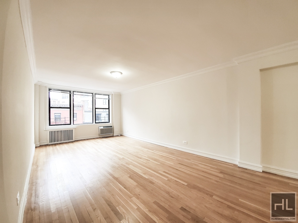 West 13 Street - Photo 0