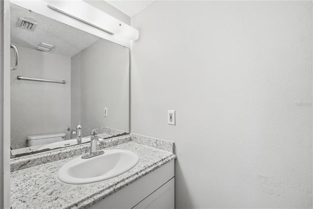 1910 W Sligh Avenue - Photo 4