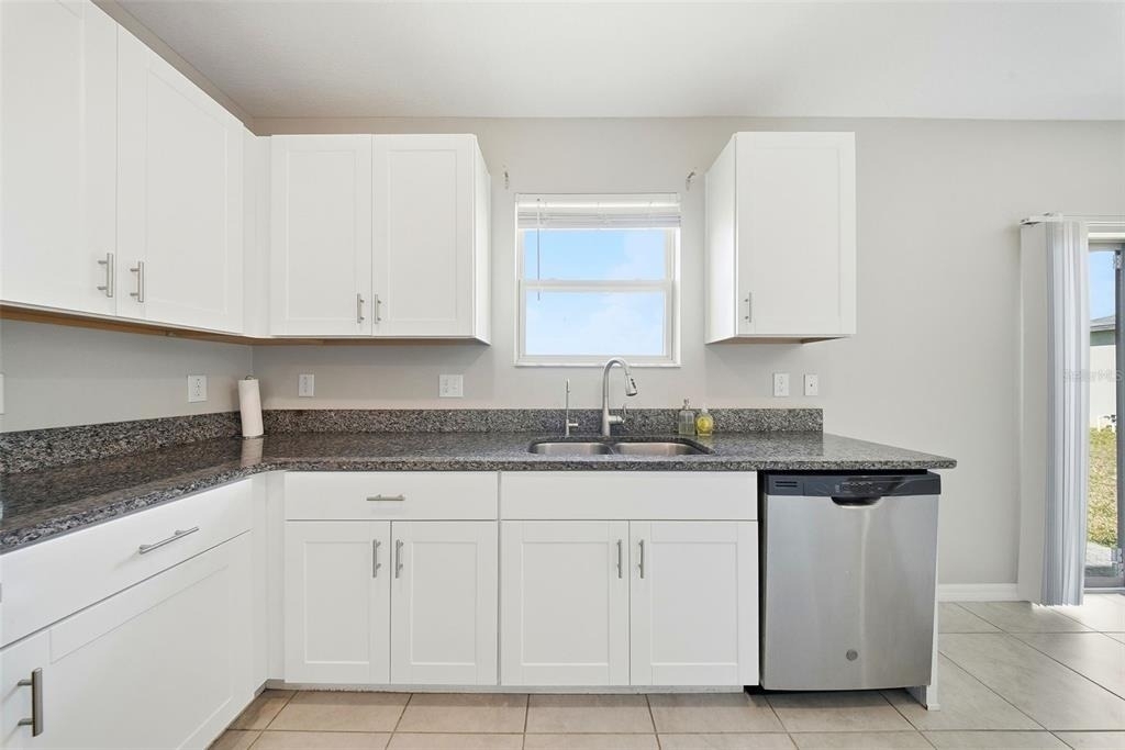 15617 Charr Island Street - Photo 2