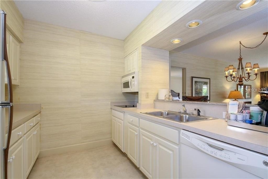 4748 Fox Hunt Lane - Photo 3
